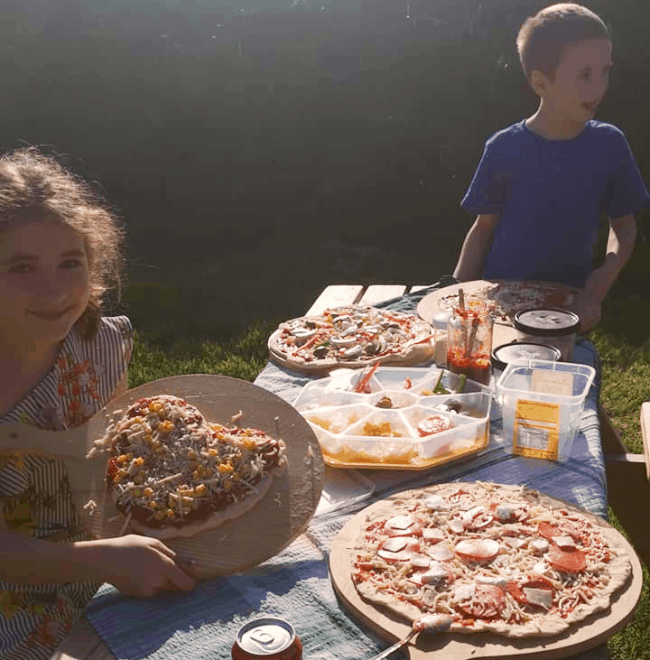Glamping at Ilfracombe Farm Review 6 pizza night e1556143685292