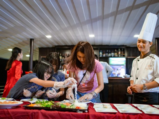 cooking class on cruise e1594035316944