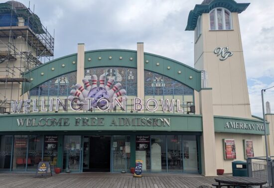Wellington Bowl Great Yarmouth Review - entrance