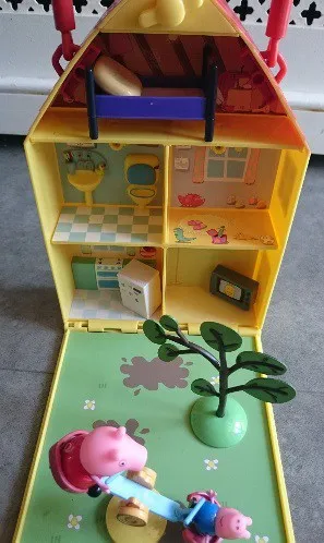 Peppa Pig Home & Garden Playset review 1 PeppaPlayset