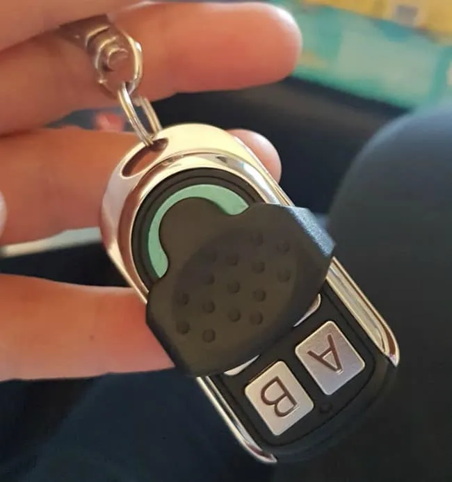 Vento V10 car key