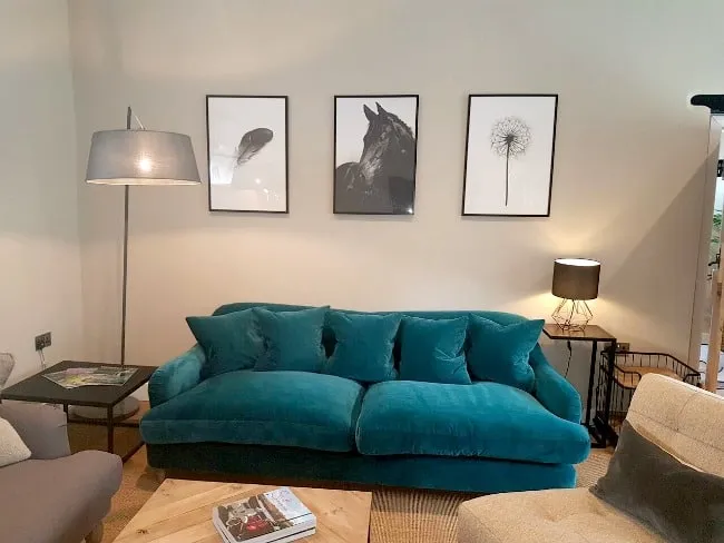lounge the bolthole
