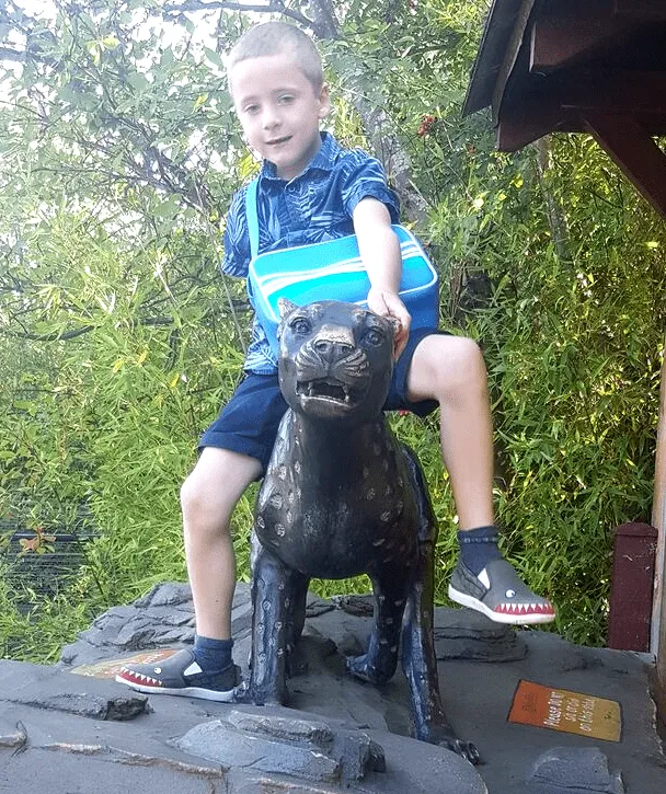 Wearing out the kids (and adults) with a day at Colchester Zoo - the truthful behind the scenes day out 6 zoo harry climbing 2