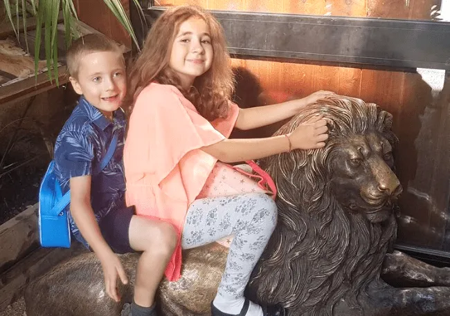 Wearing out the kids (and adults) with a day at Colchester Zoo - the truthful behind the scenes day out 5 zoo kids climbing