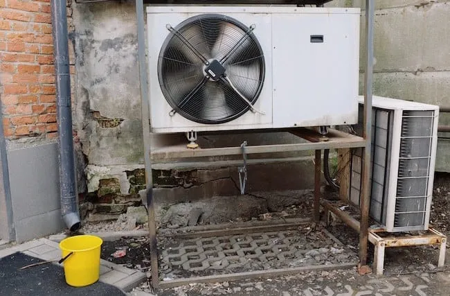 The Benefits of Hiring a Local HVAC Technician 1 air conditioner