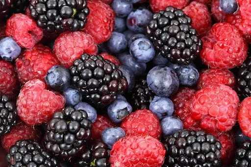 3 Practical Tips To Maintain A Healthy Lifestyle 1 mixed berries