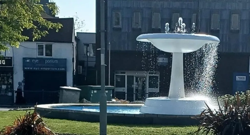 TVL Moments that connect us - coming together and sharing family memories #AD 7 old pond fountain